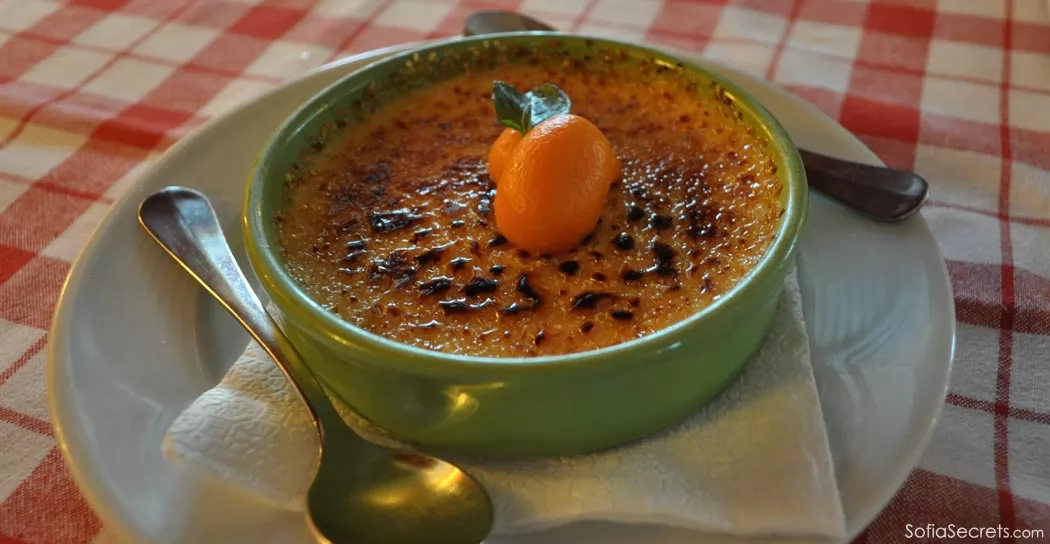 Creme brulee dessert in La Pastaria Sofia